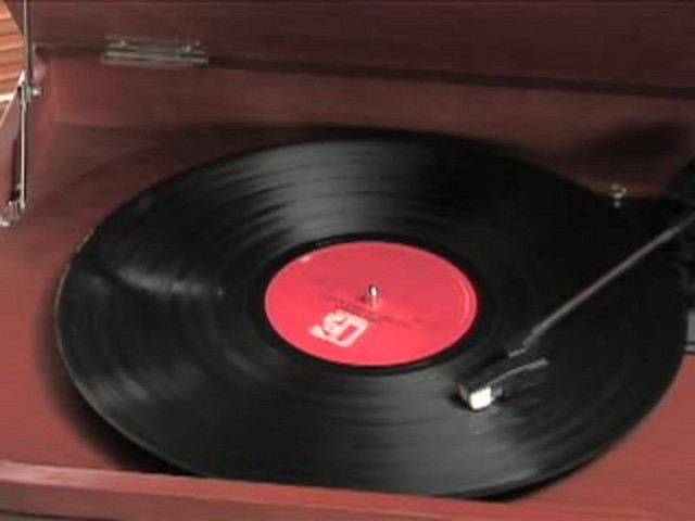 Crosley&reg; Nostalgic CD Recorder / Turntable / Radio / Cassette - image 8 from the video